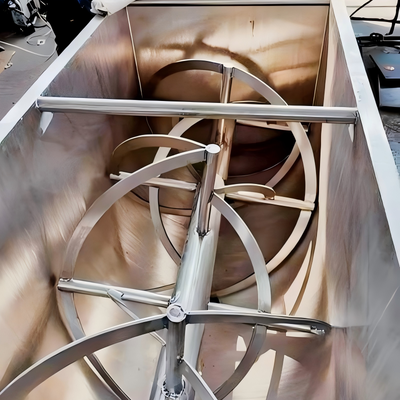 Pharmazeutische Qualität 4000L Edelstahl 1600-2400kg Bandmischer für Pulvermischung